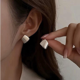 Hoa tai hợp kim thời trang bạc nhám K1