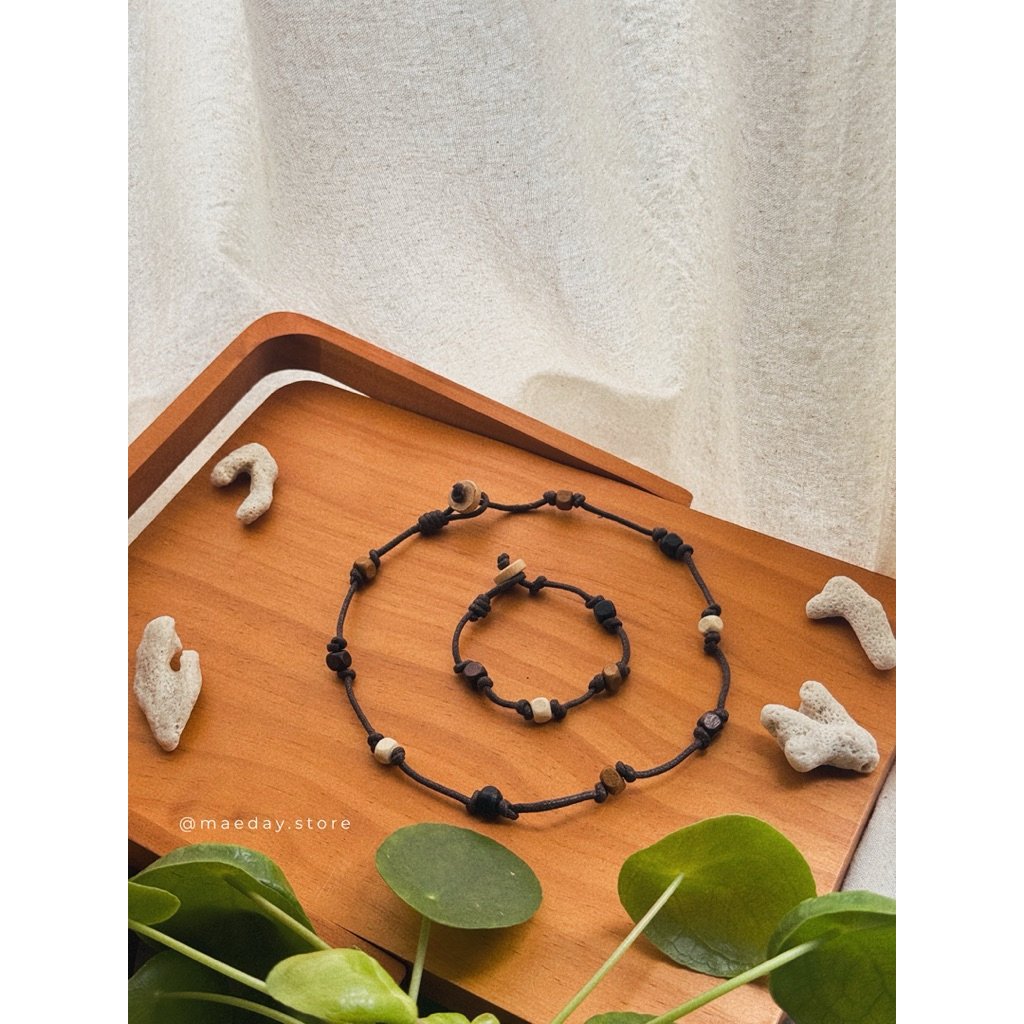 Set vòng Maika - Vòng tay, vòng cổ / dây chuyền đan hạt gỗ thủ công vintage