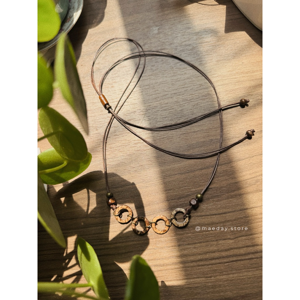 Vòng cổ Kuma - dây chuyền khoen gỗ tròn nối nhau vintage tuỳ chỉnh kích thước