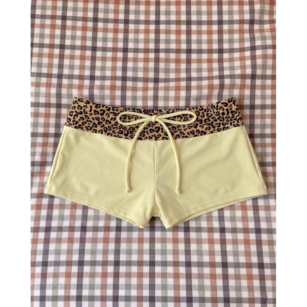 NUNG NIU - Set Bikini Tách Lẻ Vàng Gà Con Viền Hoạ Tiết Báo (Có Mút)