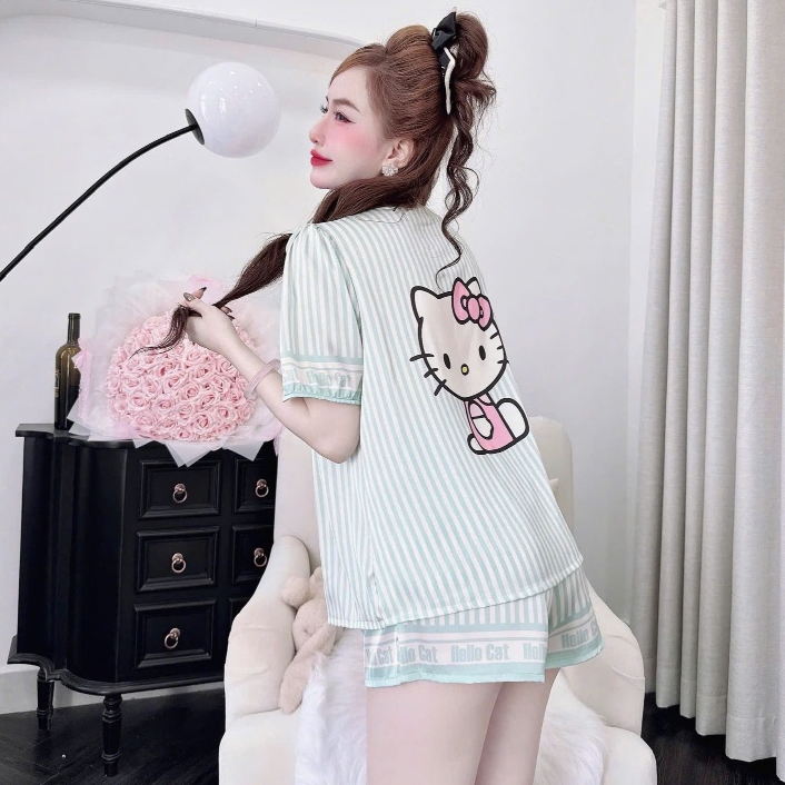 Bộ Pijama Đùi Cổ Y Viền Hoạt Tiết Baby Doll Gingi Dưới 60Kg - TD 1590 | BigBuy360 - bigbuy360.vn