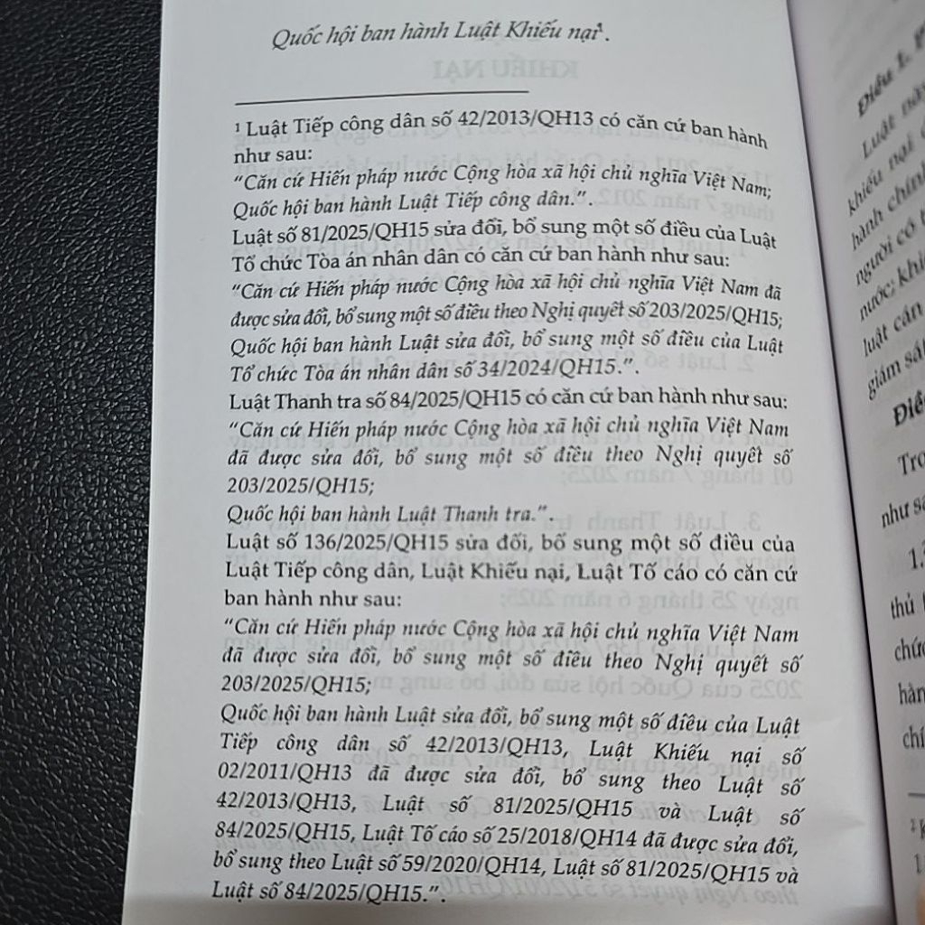 Sách - Luật khiếu nại (NXB Lao động)