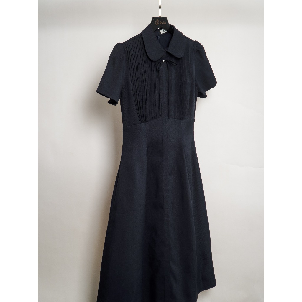 Đầm xòe công sở cao cấp cổ Peter Pan tay ngắn dáng dài qua gối màu Xám đen, Kem – Vella Fashion VD25060