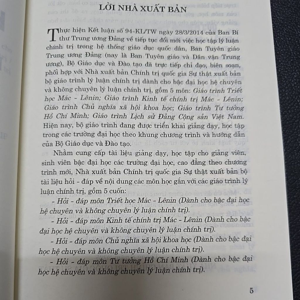 Sách - Hỏi đáp môn Kinh tế chính trị Mác Lênin (Dành cho bậc đại học hệ chuyên và không chuyên lý luận chính trị)