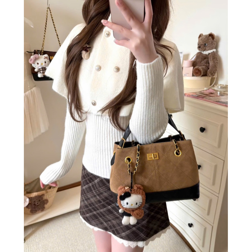 Túi xách công sở khoa xoay da lộn size 23cm cầm tay đeo vao đeo cheo sang chảnh