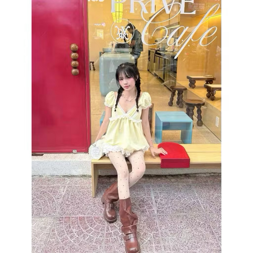 | LYN WEAR | (HOẢ TỐC) Áo babydoll nữ cổ V xếp tầng phối ren tay ngắn dáng xòe dễ thương