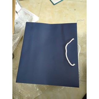 Túi giấy đựng quà giấy Ivory dày dặn sang trọng