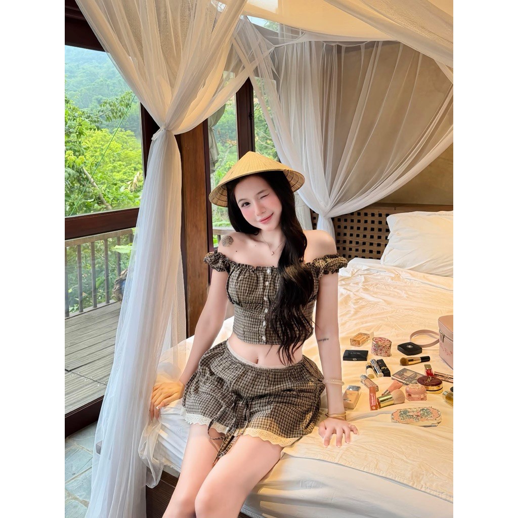 Set kẻ karo croptop chân váy