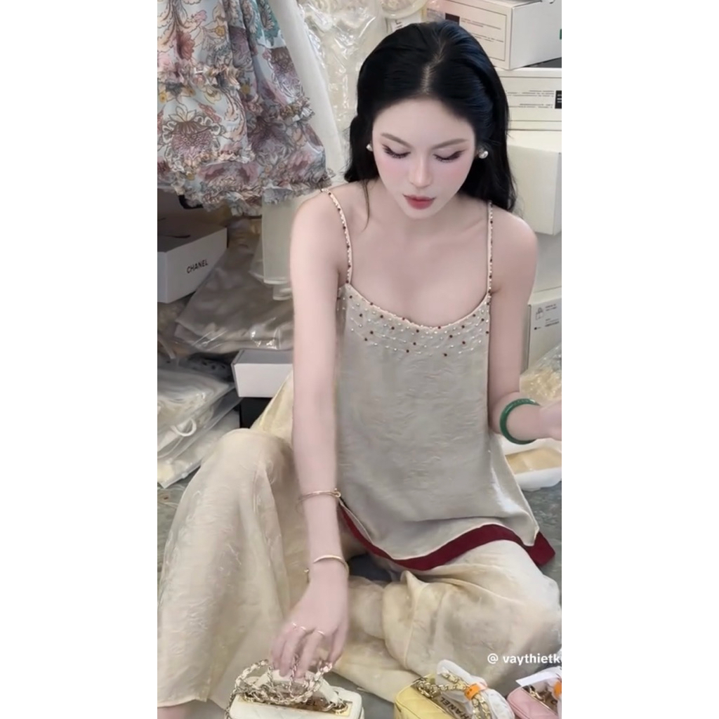 Set áo 2 dây lụa đính cườm phối màu quần suông Thảo Hàn