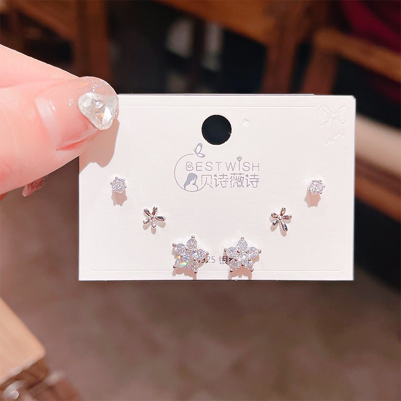 V.I.T Accessories | Set bông tai sao đính đá 6 chiếc (2 màu)
