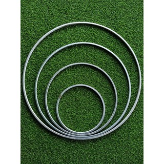 Vòng tròn đơn đường kính từ 75cm đến 100cm làm decor sự kiện tiệc cưới. Kích thước là đường kính ngoài