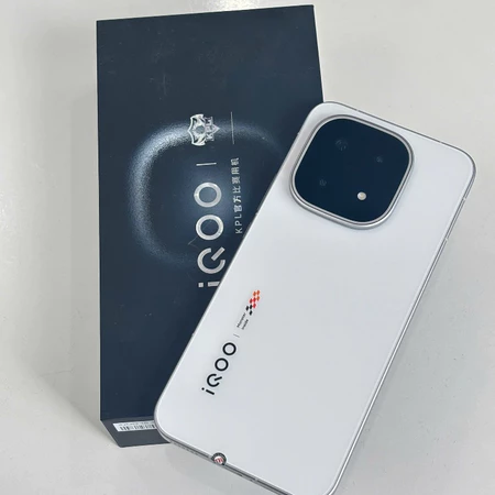 Điện thoại Vivo iQOO 15 (Snapdragon 8 Elite Gen 5) RAM 12-256GB LIKE NEW - ĐẸP 99%, FULLBOX.