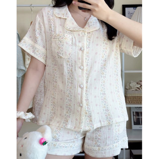 Đồ ngủ nữ tay ngắn quần đùi – Pyjama vải xô muslin cổ V hoạ tiết | KNG.studio (Tặng kèm dây buộc tóc scrunchies)