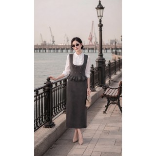 VT260507 - Set Đầm Yếm Công Sở Nữ Kèm Áo Sơ Mi Trắng Dáng Dài Ôm Eo Phối Bèo Thanh Lịch