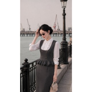 VT260507 - Set Đầm Yếm Công Sở Nữ Kèm Áo Sơ Mi Trắng Dáng Dài Ôm Eo Phối Bèo Thanh Lịch