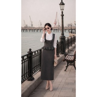 VT260507 - Set Đầm Yếm Công Sở Nữ Kèm Áo Sơ Mi Trắng Dáng Dài Ôm Eo Phối Bèo Thanh Lịch
