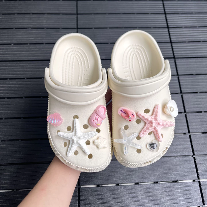 Strap-back Clogs – 3
