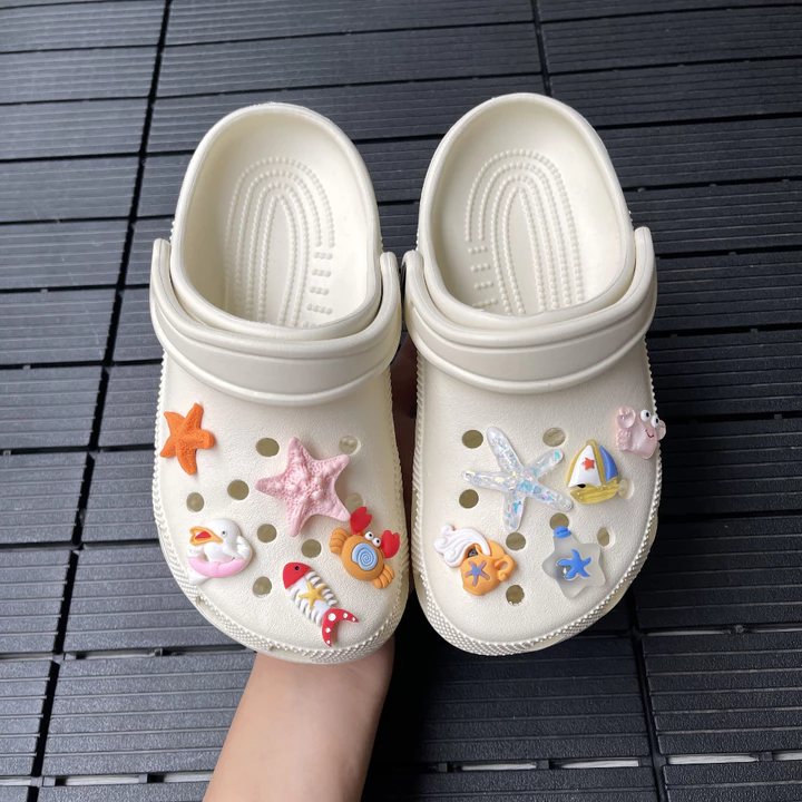 Strap-back Clogs – 4