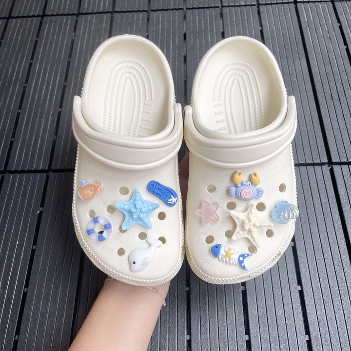 Strap-back Clogs – 2