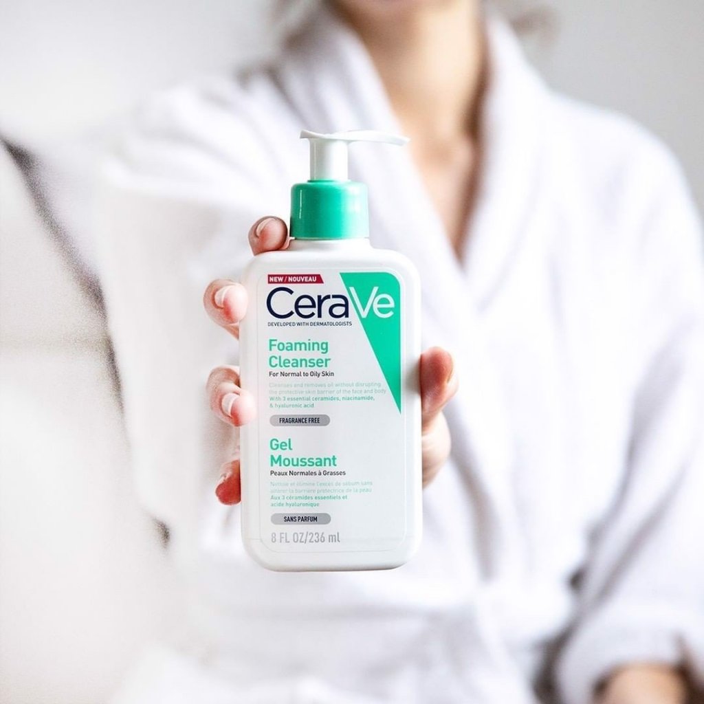 Sữa rửa mặt foaming giúp làm sạch sâu và dưỡng ẩm dịu nhẹ dành cho da dầu - CeraVe Foaming Facial Cleanser 236ML