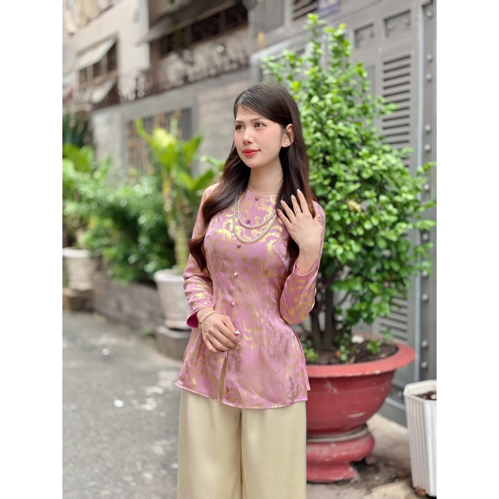 Hân Nguyễn Áo Bà Ba - B.A202 - Áo Bà Ba Gấm Vân Hoa Kim Cổ Tròn Nút Bọc Nụ Dây Kéo ( QUẦN LỤA )