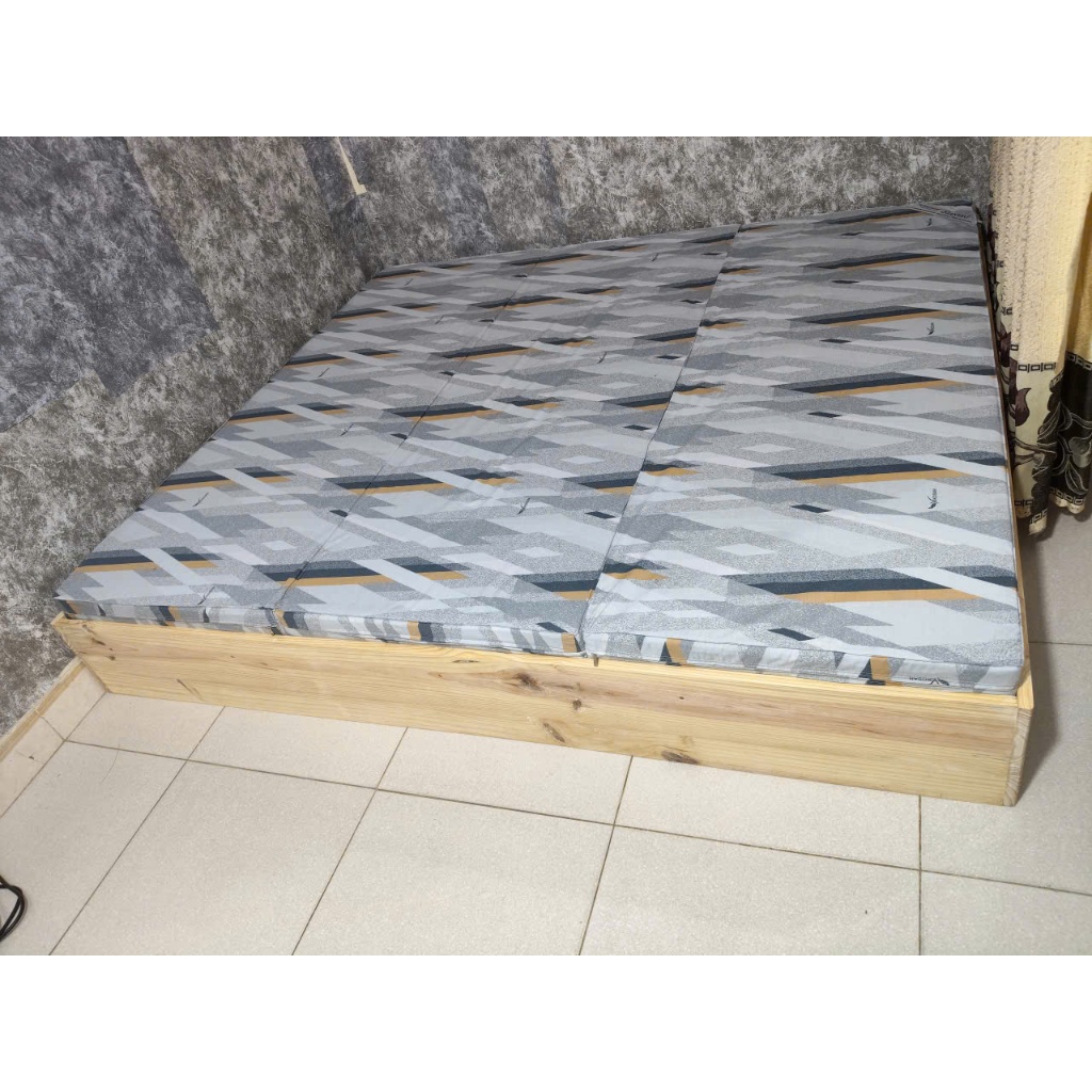 Gường pallet gỗ tự nhiên , có thành chống trôi đệm chiếu ( ảnh thật)