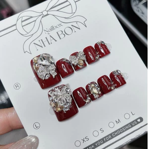 NAIL BOX CHÂN ĐỎ THIẾT KẾ ĐÍNH CHARM ĐÁ XỊN