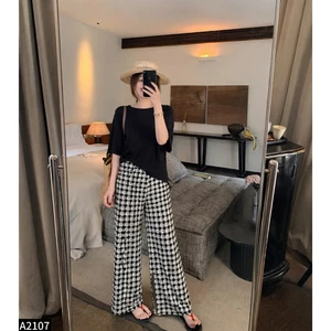 Set áo thun đen + quần colottes họa tiết 1 màu A2107