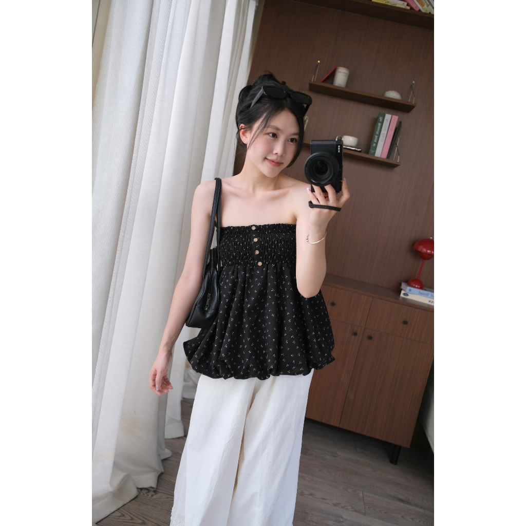 Mia Top (TSW) Áo quây chun hoạ tiết hoa đính khuy Nữ the.sweaterweather
