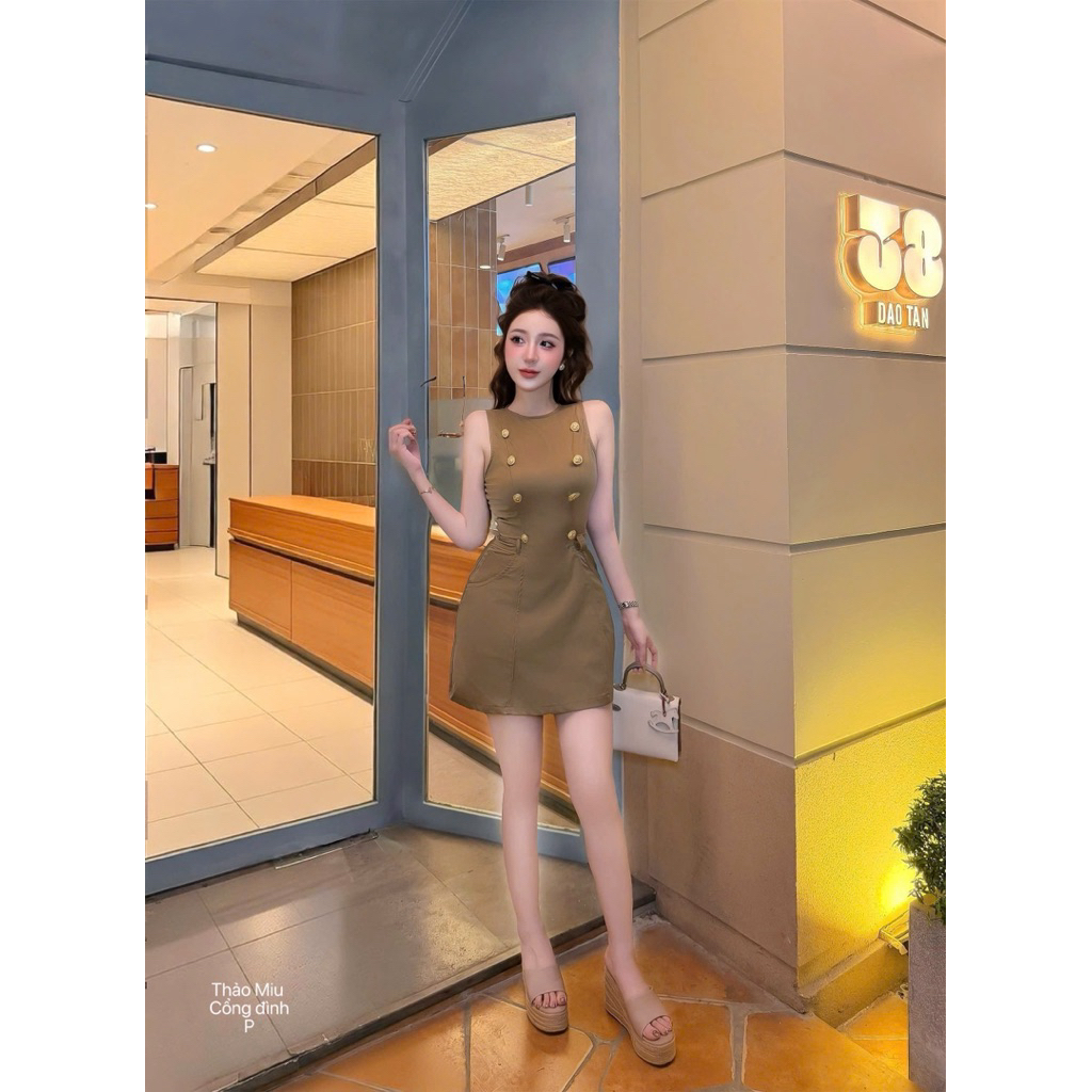 Đầm kaki sát lách phối khuy đồng siu sang