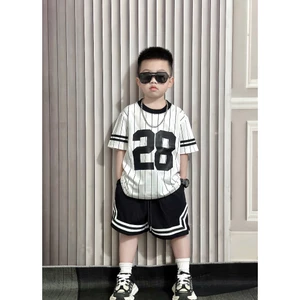 Bộ Quần Áo Bé Trai Phong Cách Thể Thao Bóng Chày Áo Thun Kẻ Sọc Số 28 Phối Quần Short