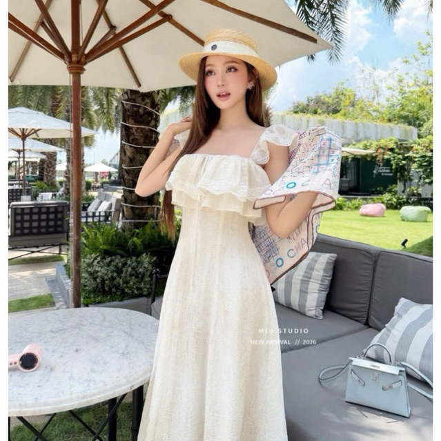 Váy maxi trắng 2 dây bản to phối bèo tầng dáng dài cao cấp, Đầm voan tơ cổ vuông bánh bèo tiểu thư mặc đi biển du lịch