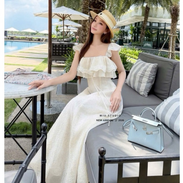 Váy maxi trắng 2 dây bản to phối bèo tầng dáng dài cao cấp, Đầm voan tơ cổ vuông bánh bèo tiểu thư mặc đi biển du lịch