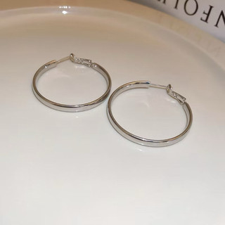Hoa tai tròn đơn giản 4,2cm đường kính sang trọng, dễ đeo