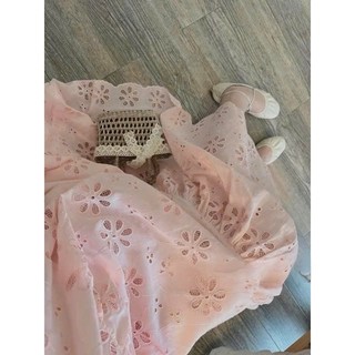 Váy bầu cổ tim VIBA [ VB115] dáng babydoll chất liệu ren boy dáng dài màu hồng kem có size tận 75ky