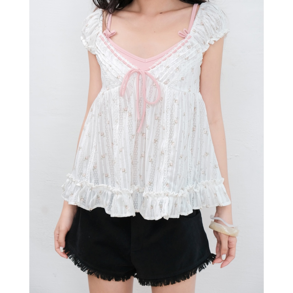 Áo Nữ FIENTO Top Cổ Tim Phối Dây Họa Tiết Hoa Dễ Thương SECODEE