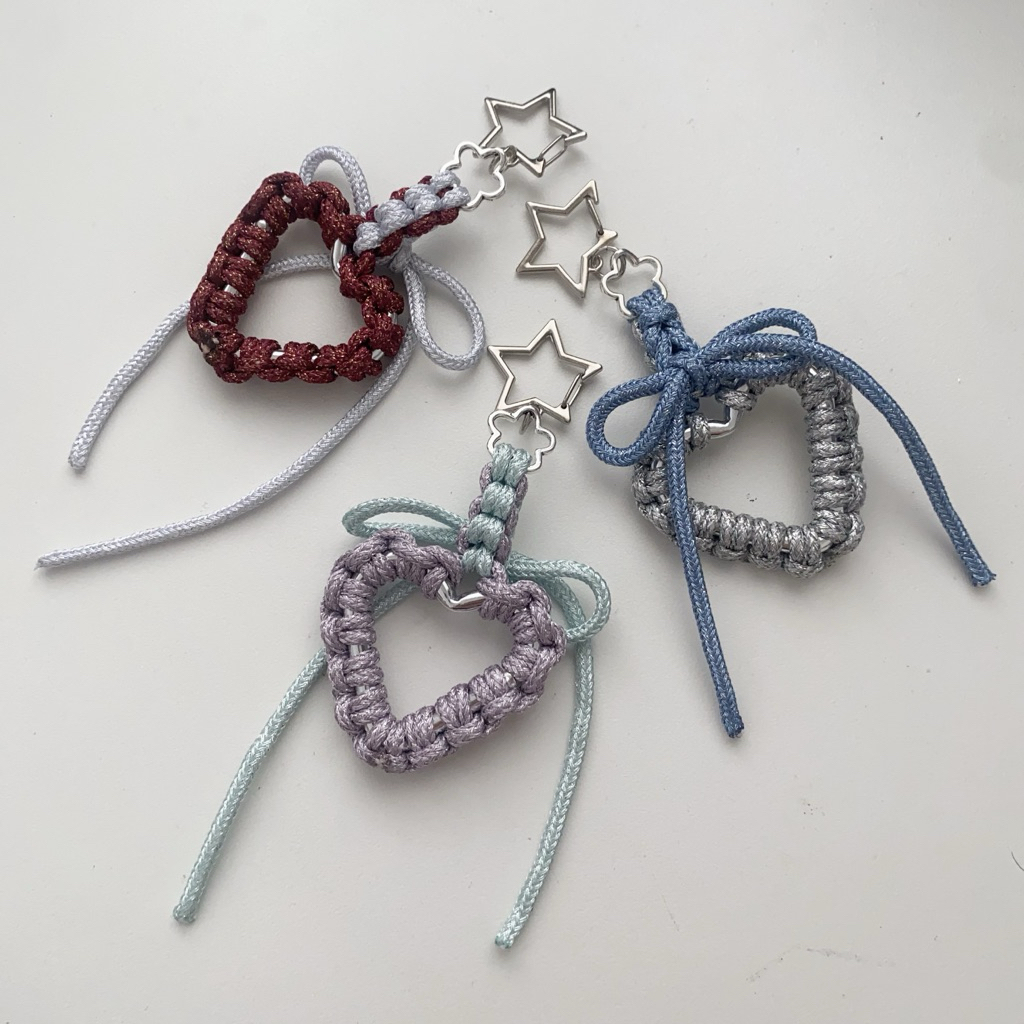 Móc khoá / Charmbag / Keychain thắt dây hình trái tim
