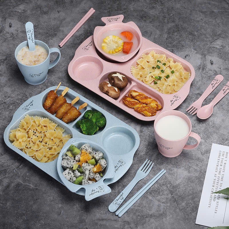 KHAY CƠM LÚA MẠCH 6 CHI TIẾT HÌNH CÁ SIÊU ĐÁNG YÊU