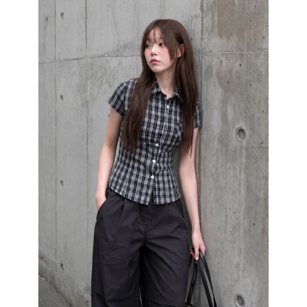 [KH55] Áo sơ mi nữ tay ngắn kẻ caro dáng ôm chiết eo phong cách Y2K Retro cá tính | KHAO BOUTIQUE