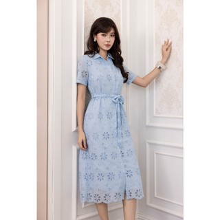 SWANLAKE | Váy Đầm Nữ Suông Vải Cotton Thêu Đục Lỗ Cổ Sơ Mi Tay Ngắn Dây Thắt Eo Công Sở D13483
