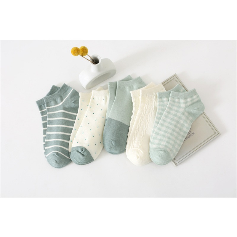 Vớ Tất cotton Nữ cổ thấp màu kem xanh phong cách trẻ trung và năng động.