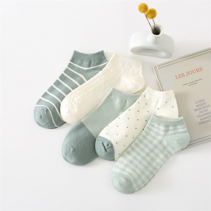 Vớ Tất cotton Nữ cổ thấp màu kem xanh phong cách trẻ trung và năng động.