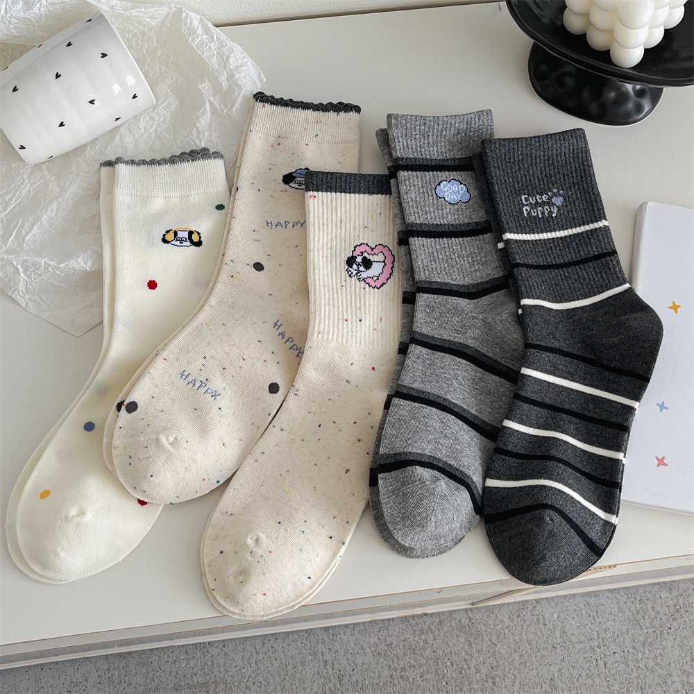 Vớ Tất họa tiết Trái Tim, Cute vẩy mực phong cách trẻ trung, năng động.