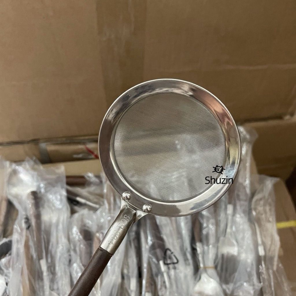 Vợt lọc dầu / vớt bọt inox 304 cán gỗ cao cấp M261