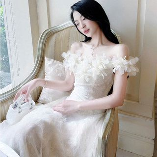 Đầm tiểu thư bệt vai đính hoa tùng xoè dự tiệc sang chảnh