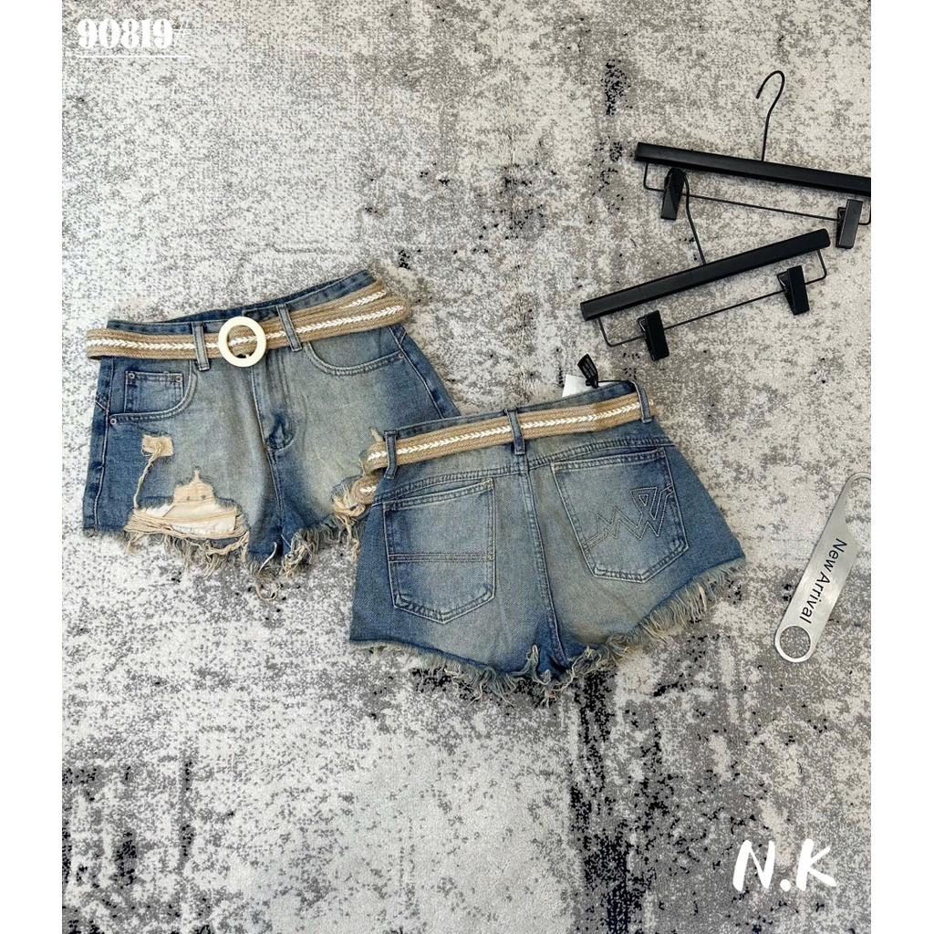 Quần Sooc Jeans lộ túi xanh ánh dơ tua gấu kèm belt siu xinh hàng QC loại 1 e về hàng‼️ • #90819 • S/M/L ✔️