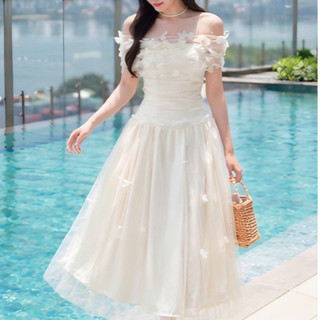 Đầm xoè trễ vai dự tiệc đính hoa rơi nhẹ nhàng MD3