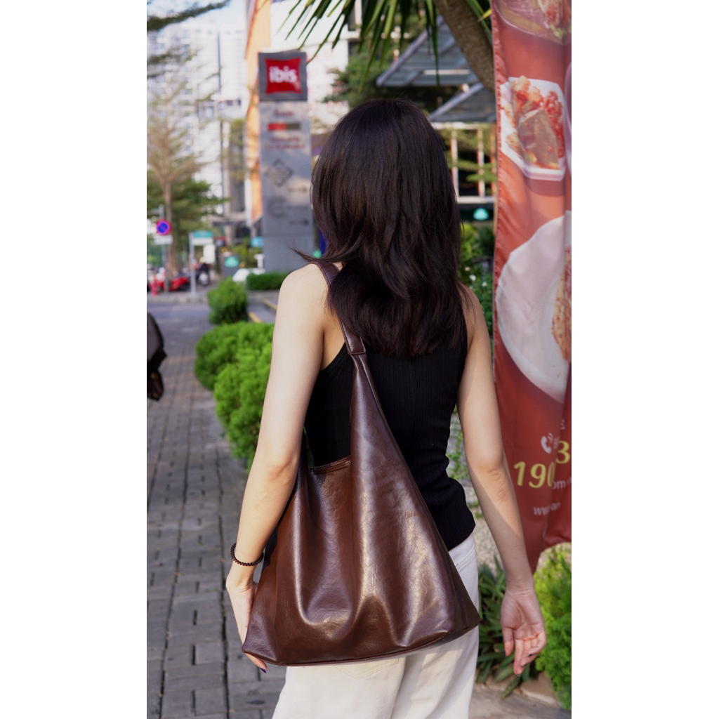 [Tặng Túi Mini] Túi Tote Da Đơn Giản Gọn Nhẹ | Đựng Vừa Laptop (LEBOW)