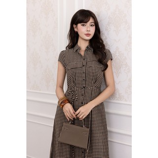 SWANLAKE | Váy Đầm Nữ Sơ Mi Caro Vải Linen Tay Ngắn Chiết Eo Buộc Dây Công Sở Dạo Phố D13800