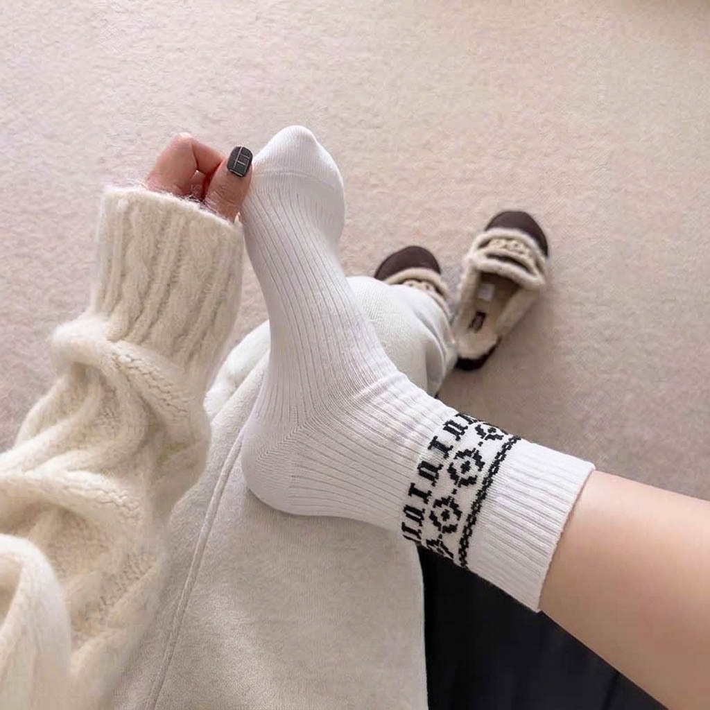 Tất cổ cao nam nữ họa tiết thổ cẩm Ins Retro, mềm mịn dày dặn phong cách học đường Hàn Quốc - Ekiu Shop